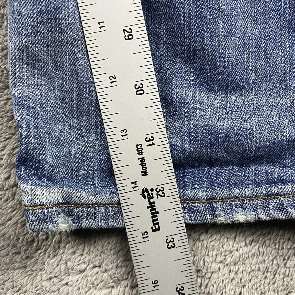 Levi's 519 Slim Jeans Mens 32X34‎ Blue Medium Wash Low Rise Distressed